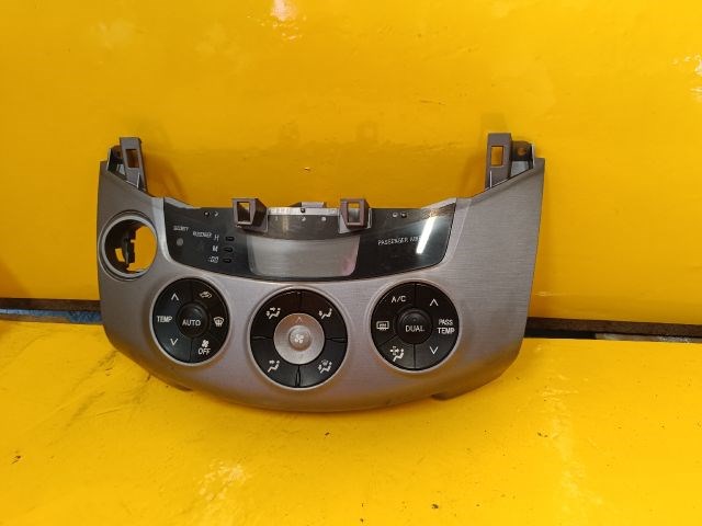 Toyota RAV4 (XA30) Fűtéskapcsoló (digit klímás) 1. kép