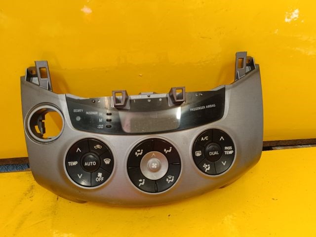 Toyota RAV4 (XA30) Fűtéskapcsoló (digit klímás) 4. kép