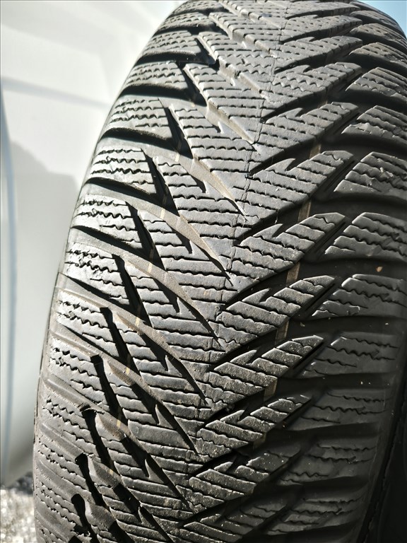  195/6515" 2db újszerű Goodyear téli gumi gumi 5. kép
