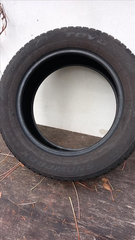  205/6016" újszerű Toyo Tires téli gumi gumi 1. kép