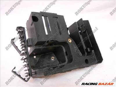 VW Passat B6,B7,Golf V,Jetta V,CC, Sharan, Skoda Octavia Biztosítéktábla tartó 1K0907361B