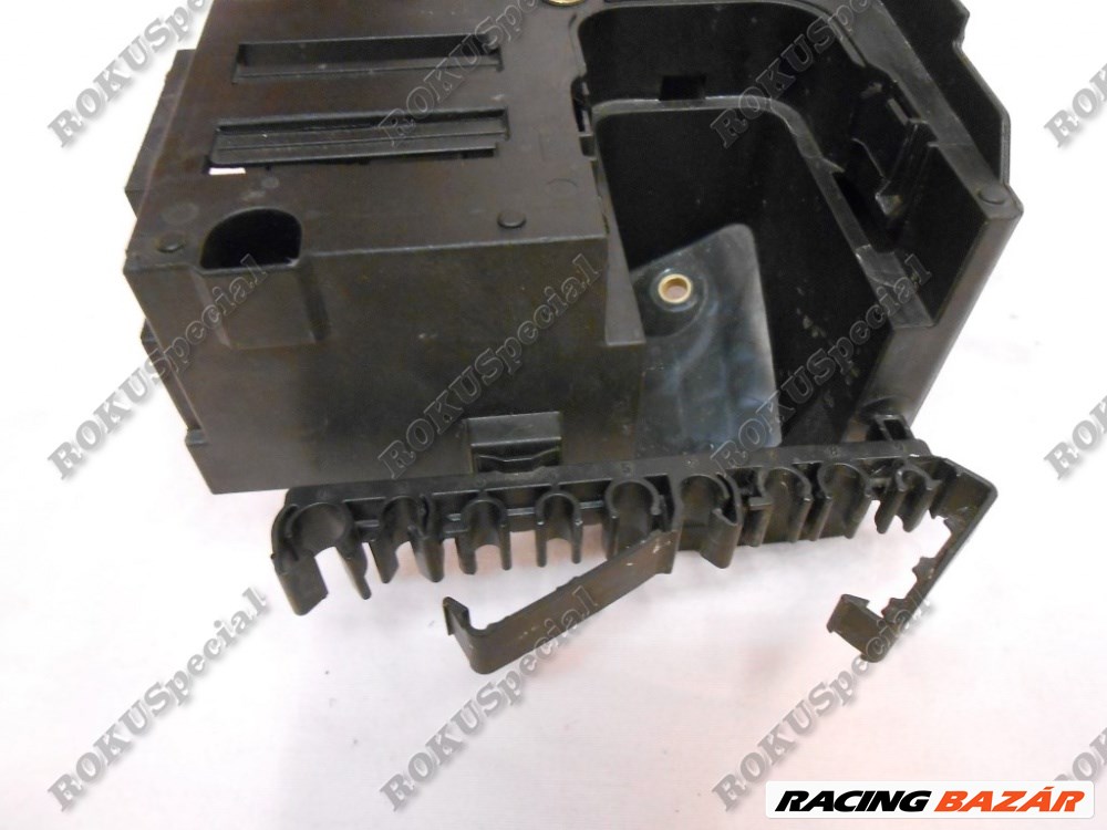 VW Passat B6,B7,Golf V,Jetta V,CC, Sharan, Skoda Octavia Biztosítéktábla tartó 1K0907361B 4. kép