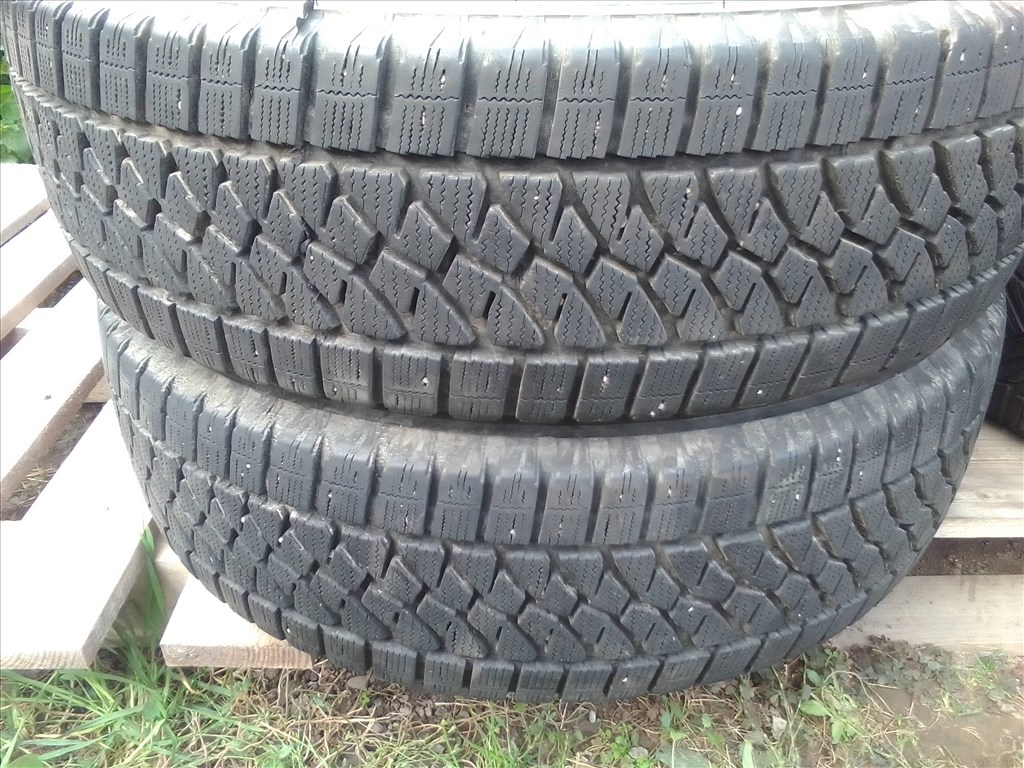  205/65R16C újszerű Bridgestone Blizzak W810 téli gumi  3. kép