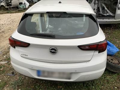 Opel Astra K Csomagtérajtó