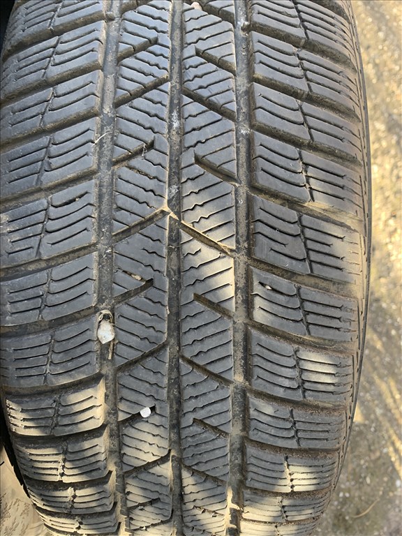  5x110 lyukosztású 16" használt (gyári felni) lemezfelni, rajta 205/55 használt téli gumi gumi  2. kép