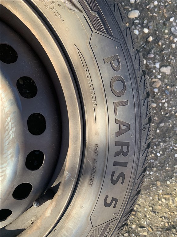  5x110 lyukosztású 16" használt (gyári felni) lemezfelni, rajta 205/55 használt téli gumi gumi  5. kép