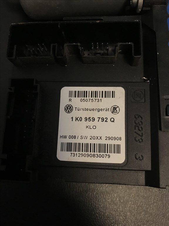 Skoda Octavia II jobb első ablakemelő motor 2. kép