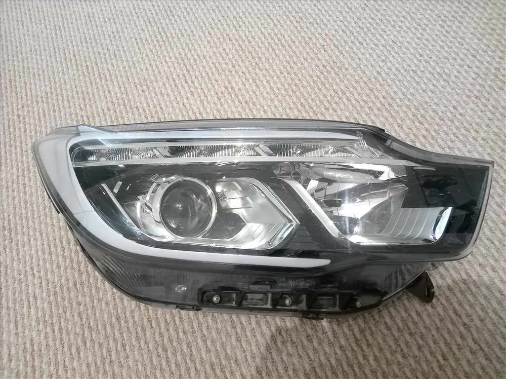 SsangYong Musso Ssangyong Musso, Xenon LED-es, jobb fényszóró.  1. kép