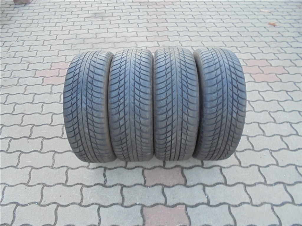 205/60 R 16" újszerű Bridgestone téli gumi eladó 1. kép