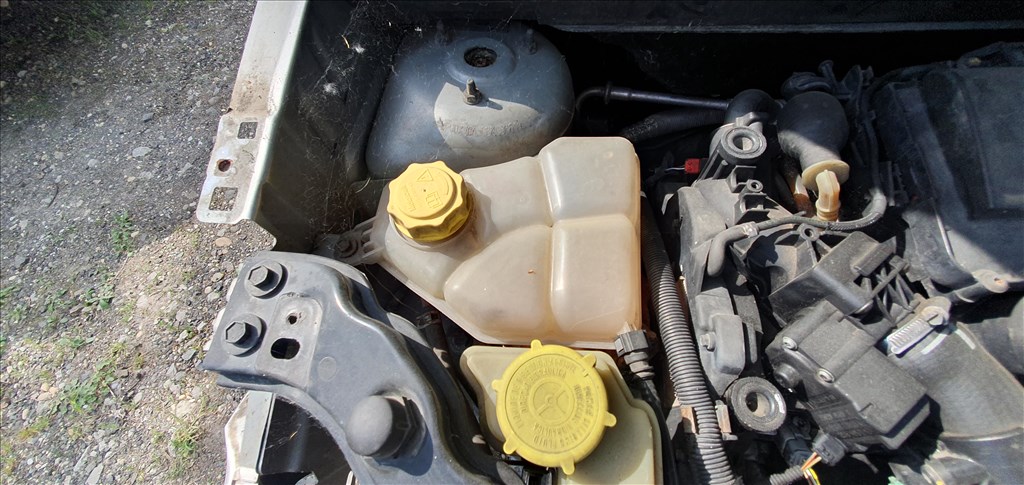 Ford Fusion 1.4tdci kiegyenlítő tartály  1. kép