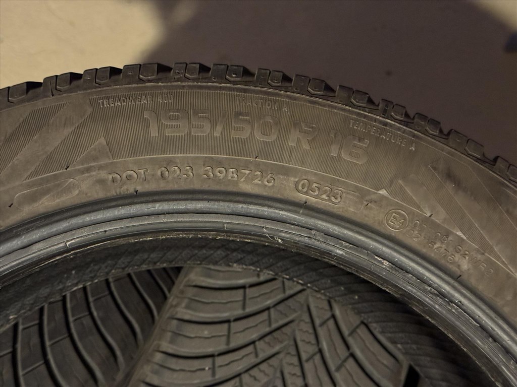  195/5016" használt Vredestein négyévszakos gumi gumi 3. kép