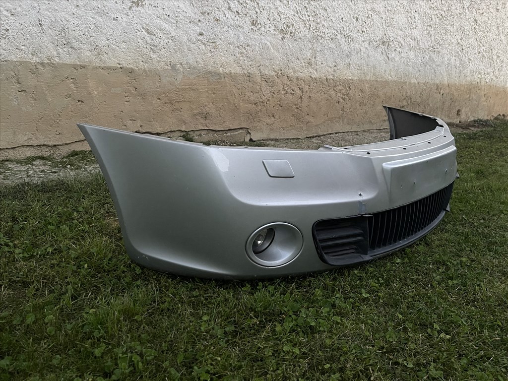 Skoda Octavia 2 RS első lökhárító  3. kép