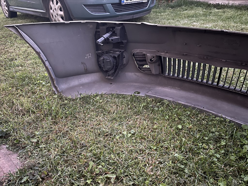 Skoda Octavia 2 RS első lökhárító  5. kép