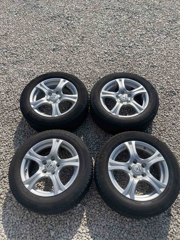  Renault Scenic16" alufelni, rajta 205/60R16 Falken téli gumi  1. kép
