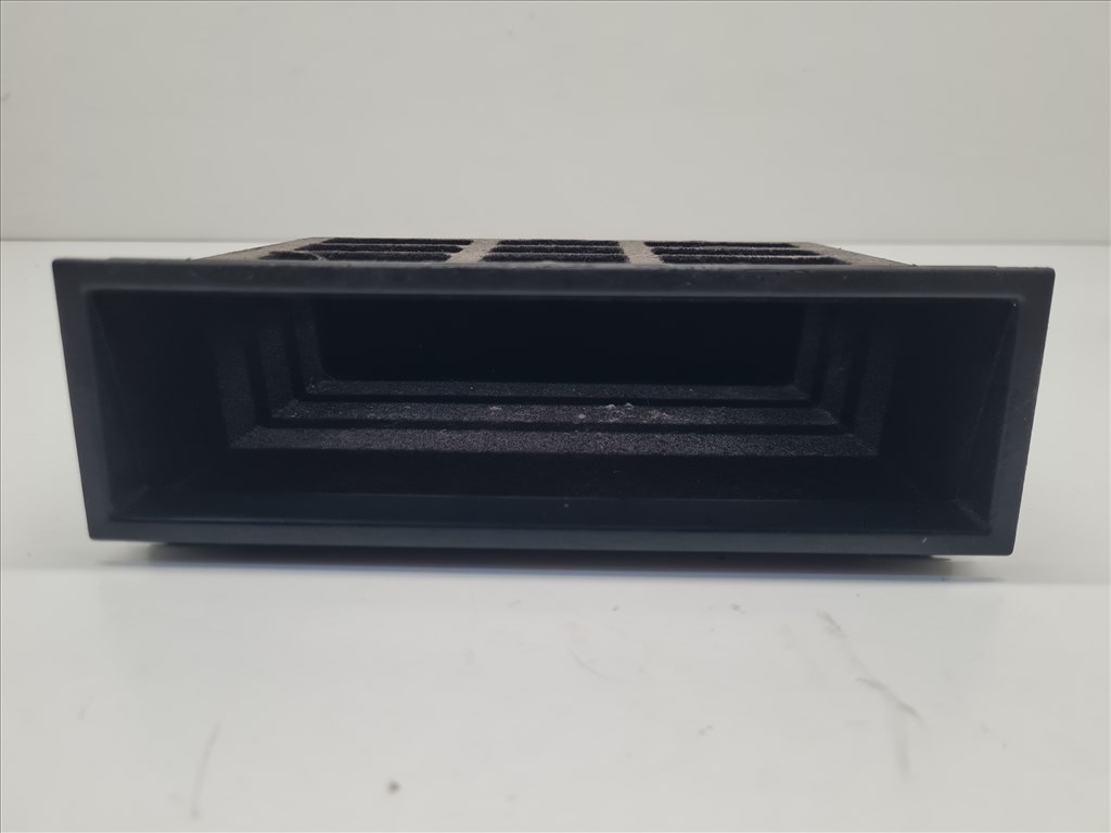 Volkswagen Golf IV, Volkswagen Bora rádió feletti tároló (25567) 1j0857058b 1. kép