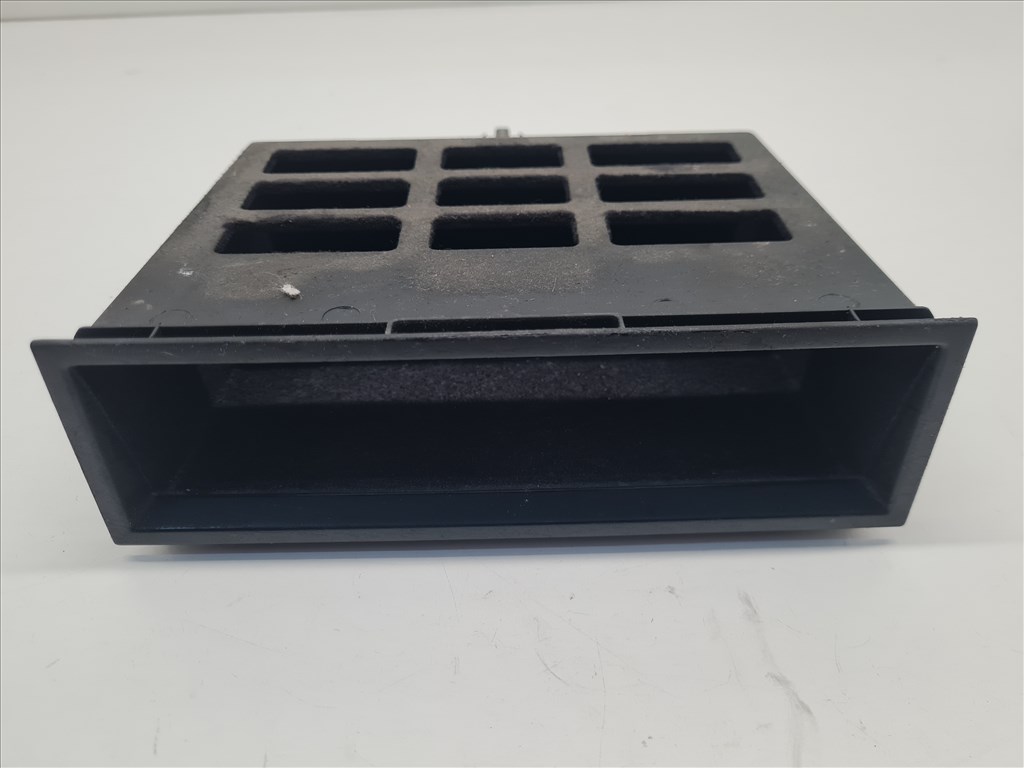 Volkswagen Golf IV, Volkswagen Bora rádió feletti tároló (25567) 1j0857058b 2. kép