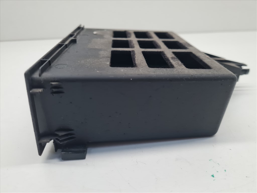 Volkswagen Golf IV, Volkswagen Bora rádió feletti tároló (25567) 1j0857058b 4. kép