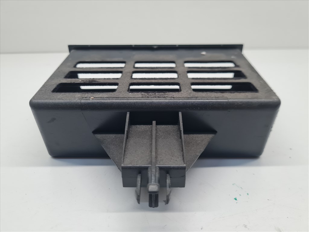 Volkswagen Golf IV, Volkswagen Bora rádió feletti tároló (25567) 1j0857058b 5. kép