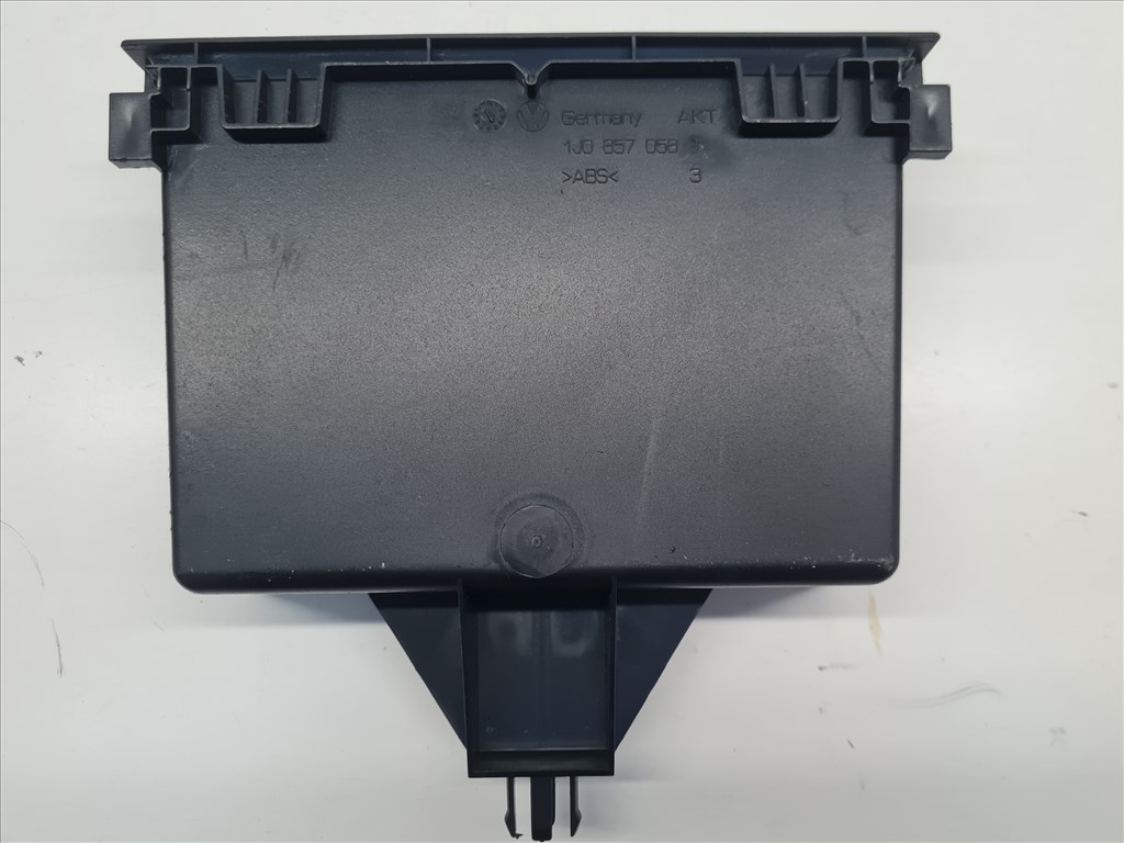 Volkswagen Golf IV, Volkswagen Bora rádió feletti tároló (25567) 1j0857058b 7. kép