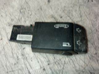 Renault Clio II Rádió / CD Kapcsoló *143685* 8200058695