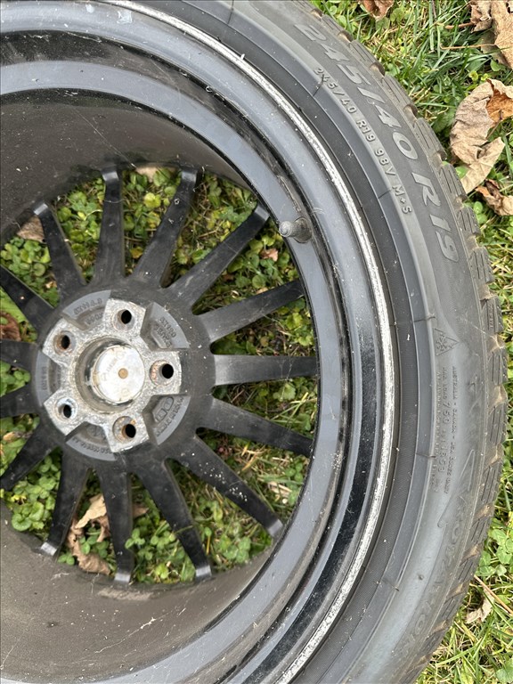  245/4019" használt Pirelli téli gumi gumi 3. kép