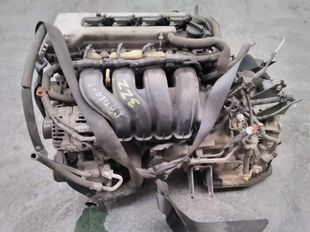 TOYOTA 3ZZ bontott motor  2. kép