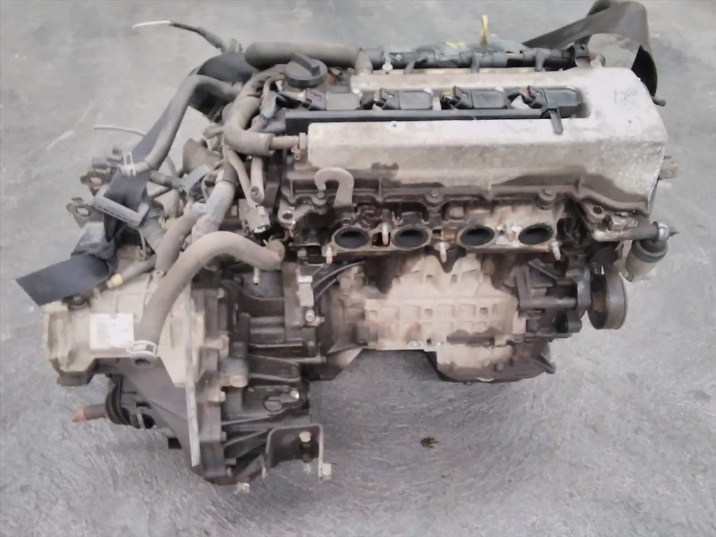 TOYOTA 3ZZ bontott motor  3. kép