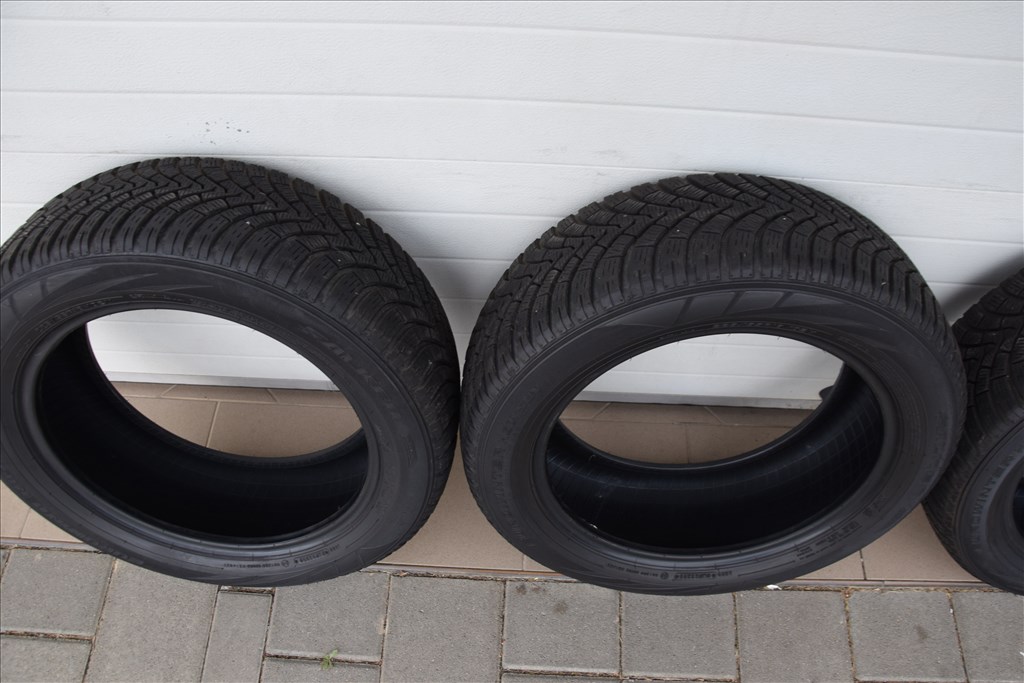  225/55  18" újszerű Falken téli gumi SUV 2. kép