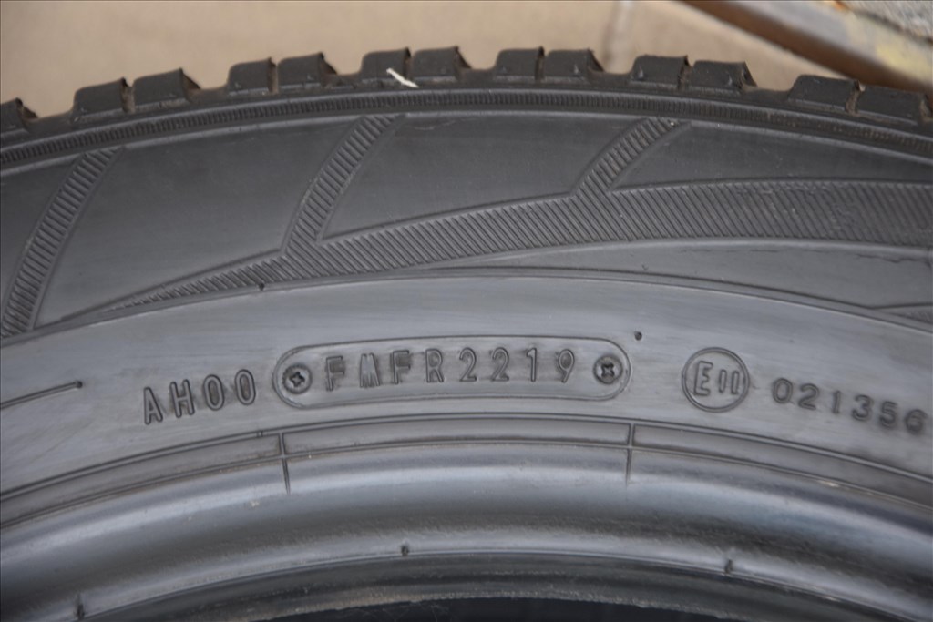  225/55  18" újszerű Falken téli gumi SUV 5. kép