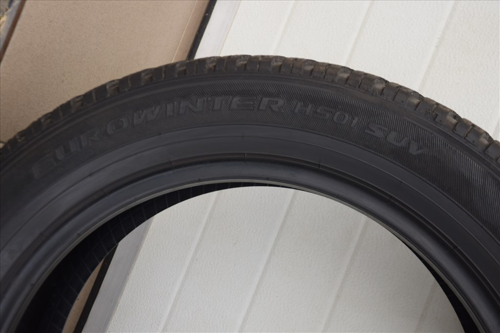  225/55  18" újszerű Falken téli gumi SUV 6. kép