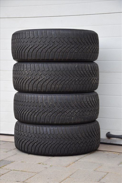  225/55  18" újszerű Falken téli gumi SUV 11. kép