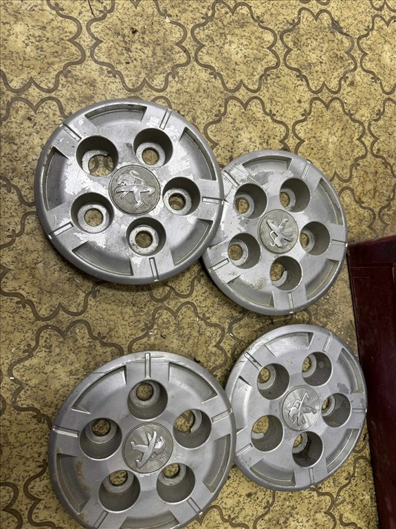 Peugeot Boxer 15” dísztárcsa 1. kép