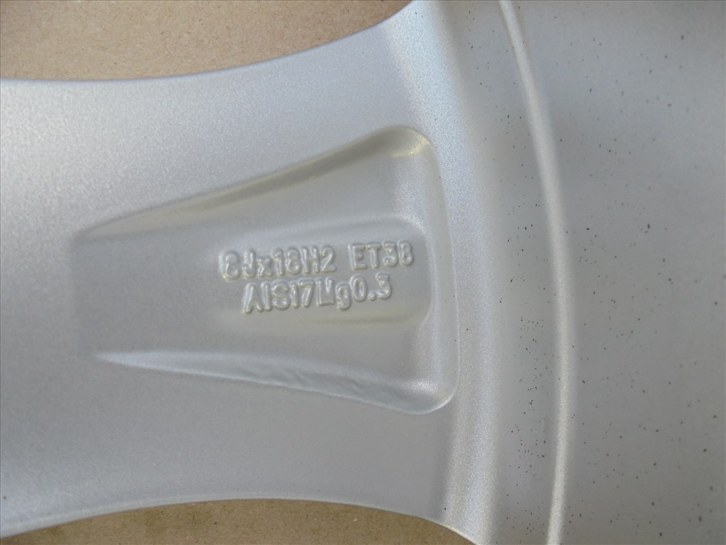  Újszerű Gyári 18-as szenzoros Mercedes alufelni eladó 8. kép