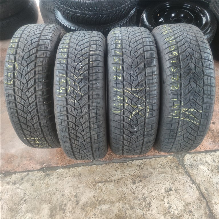  225/60 R18 Goodyear téli gumi 99000ft a 4db/44/ 5. kép