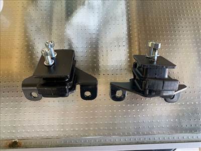 Opel Campo motortartó bak 