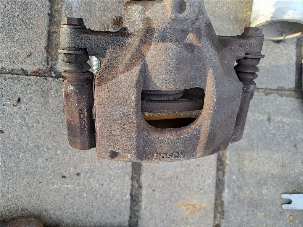 Toyota Aygo (AB10/AB20/AB30) 1.0i féknyereg  1. kép