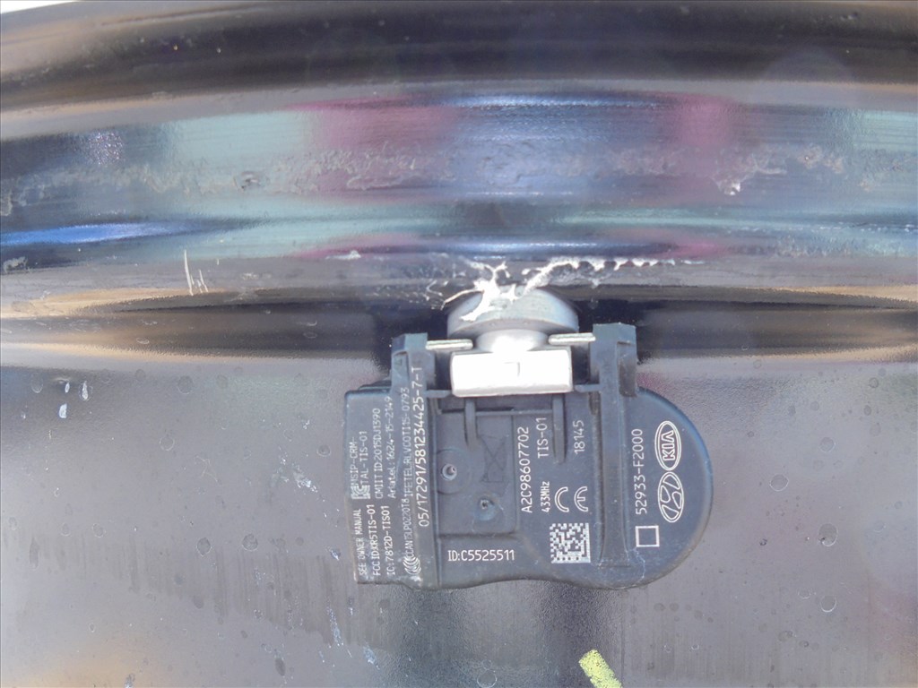 Hyundai 19-es N-es újszerű szenzoros gyári alufelni eladó 6. kép