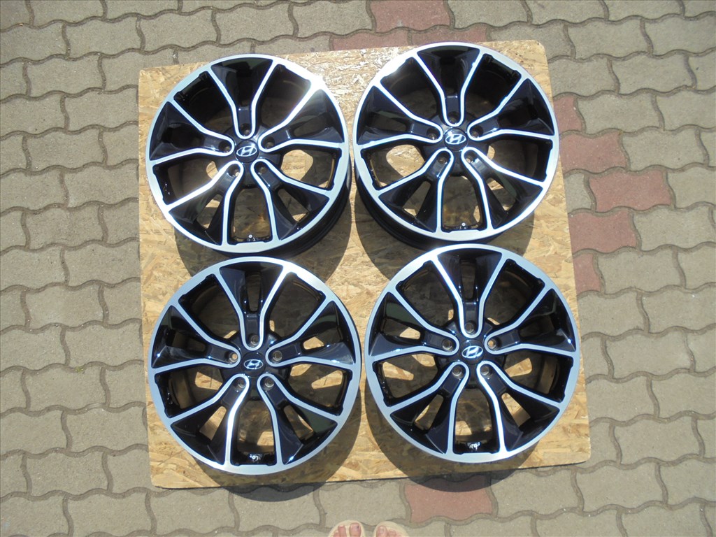 Hyundai 19-es N-es újszerű szenzoros gyári alufelni eladó 1. kép