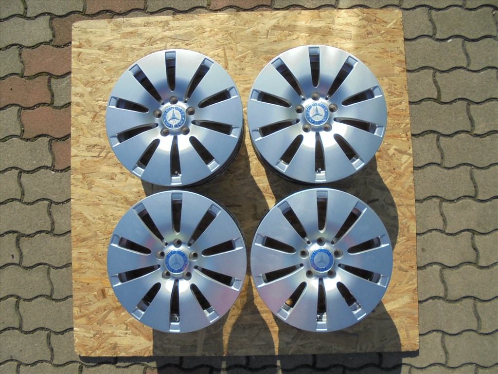 16-os újszerű szenzoros gyári Mercedes alufelni eladó 1. kép