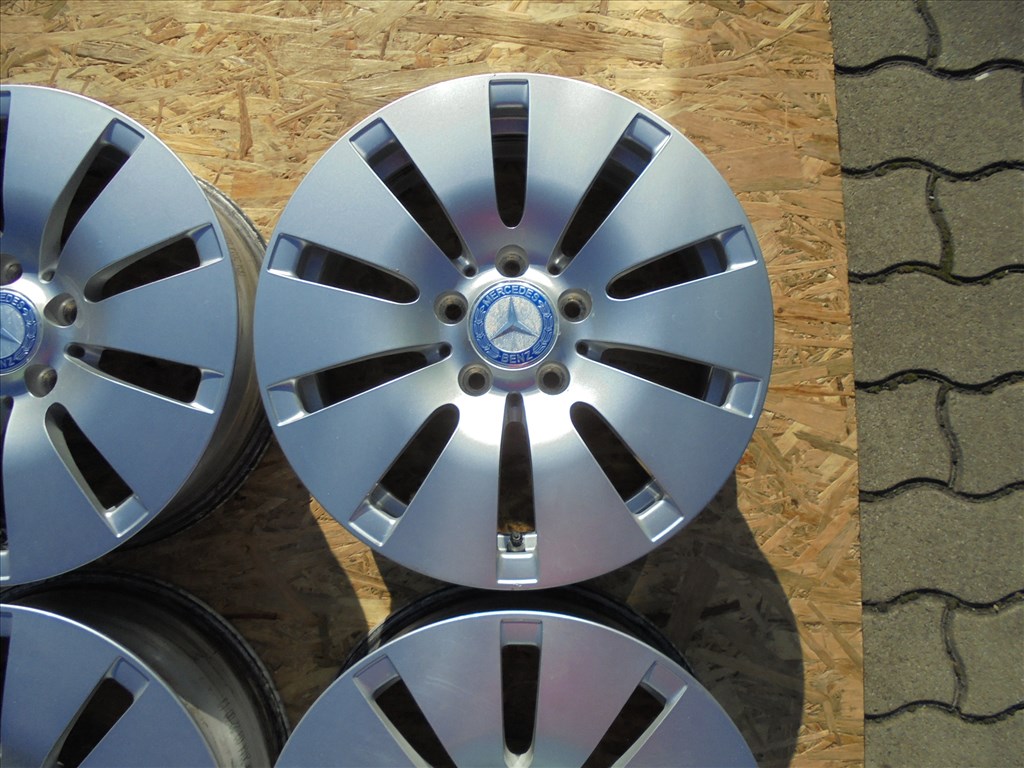 16-os újszerű szenzoros gyári Mercedes alufelni eladó 4. kép