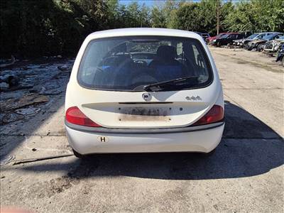 Lancia Ypsilon I 1.1 CSOMAGTÉR ajtó 