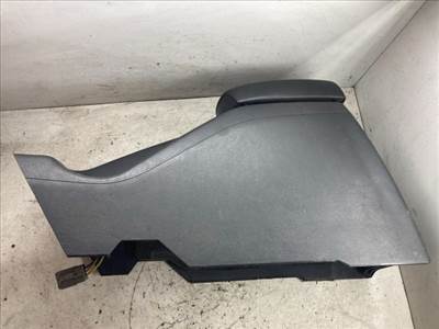 VOLVO V40 Könyöklő