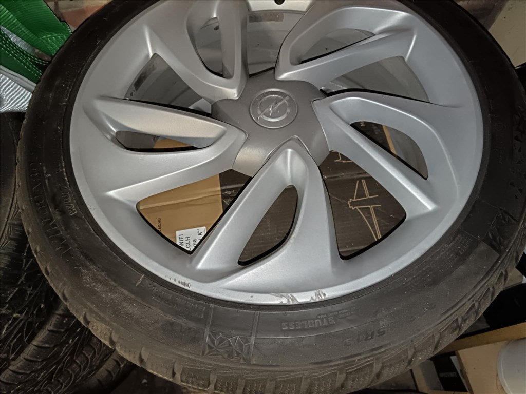  5x115 lyukosztású 19" újszerű (gyári felni) alufelni, rajta 235/45 új Nexen téli gumi gumi  5. kép