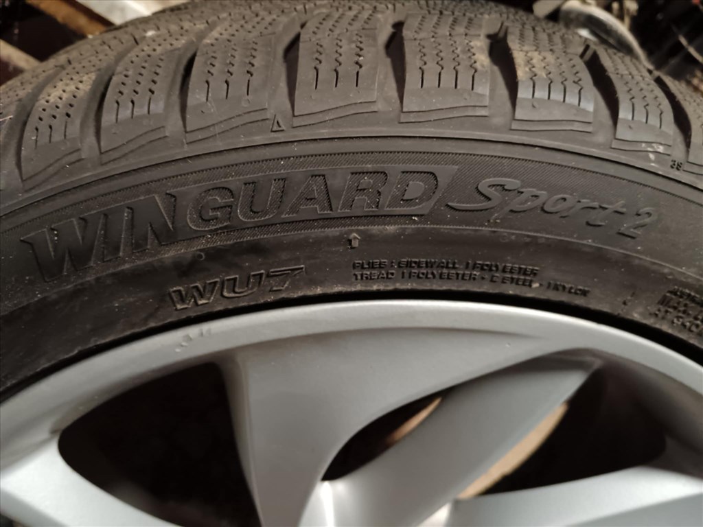  5x115 lyukosztású 19" újszerű (gyári felni) alufelni, rajta 235/45 új Nexen téli gumi gumi  7. kép