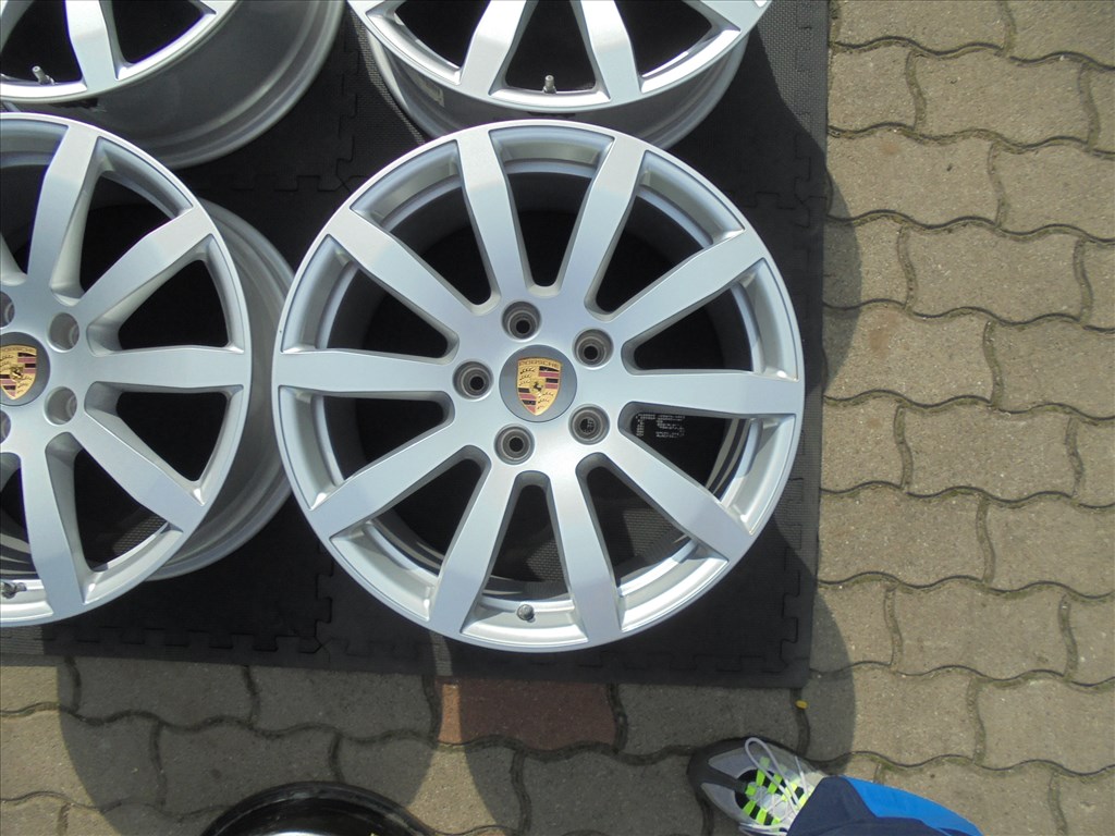 Porsche 19-es szenzoros gyári alufelni mint az új eladó 5. kép