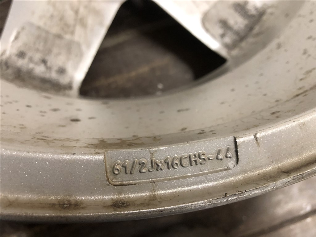 16 colos gyári Peugeot alufelni szenzor 16 col 5x108 7. kép