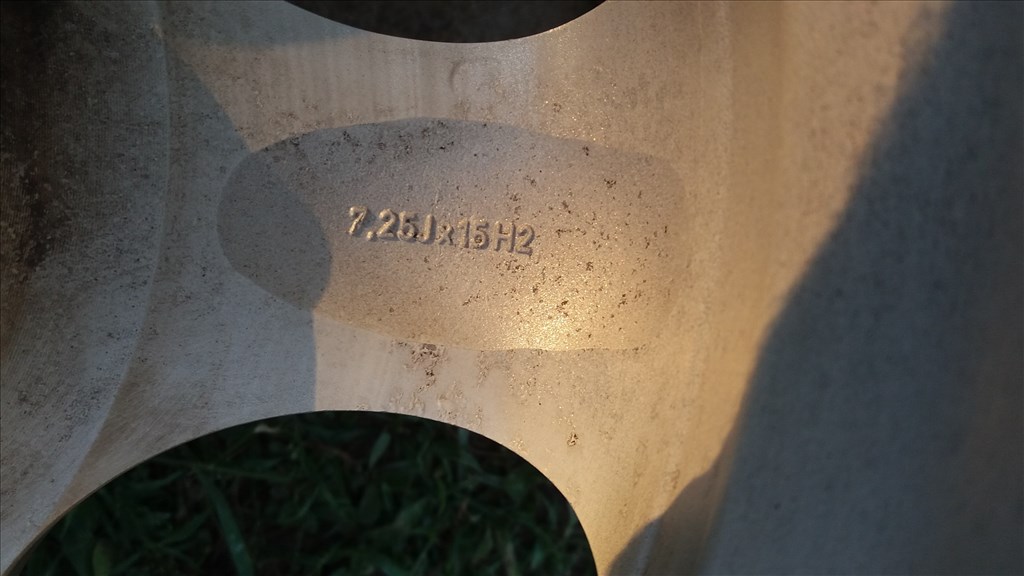 Dezent 15" 7,25 X 15 4x108 alufelnik 8. kép