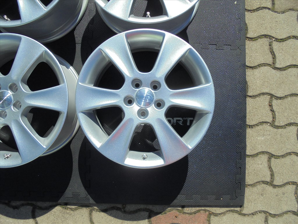 Új 16-os 5 x 100-as gyári Subaru alufelni eladó 5. kép