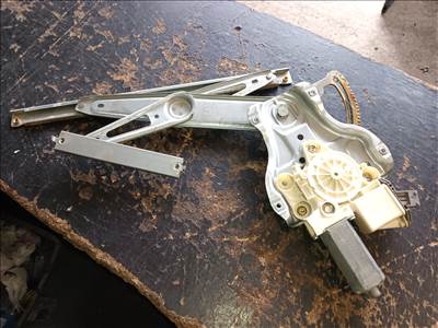 Toyota Avensis T25 Jobb első ablakemelő mechanika  6981005050