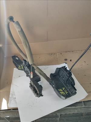 Renault Koleos I Jobb első zárszerkezet 